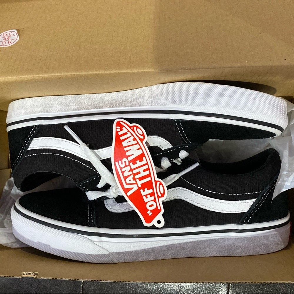 Vans Ward Unisex Skate Shoes Black/white Suede Size 5 M/ 6.5 W - Picture 2 of 9